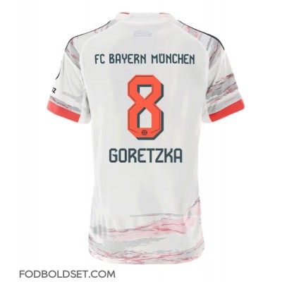 Bayern Munich Leon Goretzka #8 Udebanetrøje Dame 2025-26 Kortærmet Bayern Munich Leon Goretzka #8 Udebanetrøje Dame 2025-26 Kortærmet